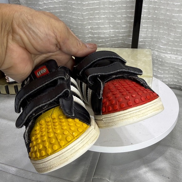 (E4)Adidas Lego Superstar Toddler SneakersLimited Edition Yellow and Red, Sz 7K - Picture 9 of 12